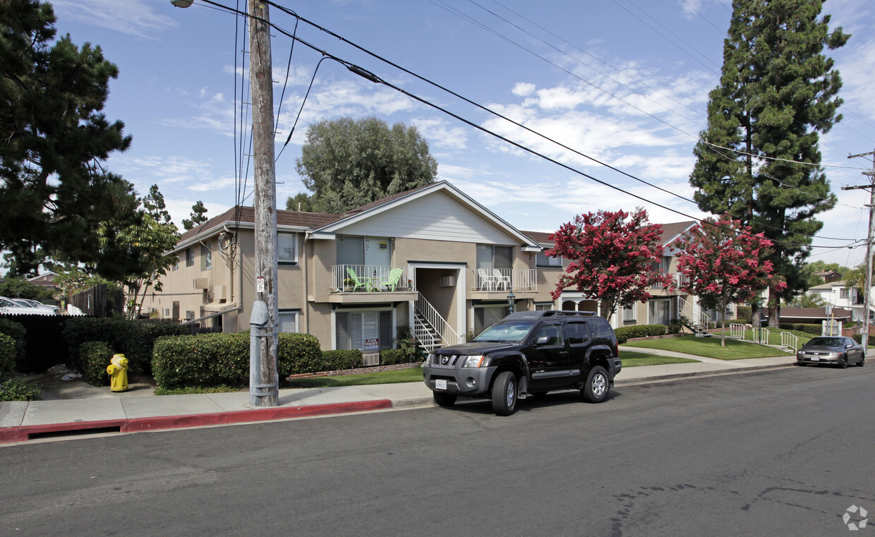 Foto del edificio - Westwood Village