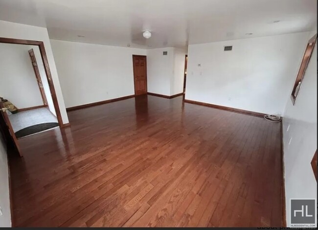 Building Photo - 124-10 Sutter Ave
