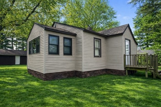 Building Photo - 801 Lake View Dr