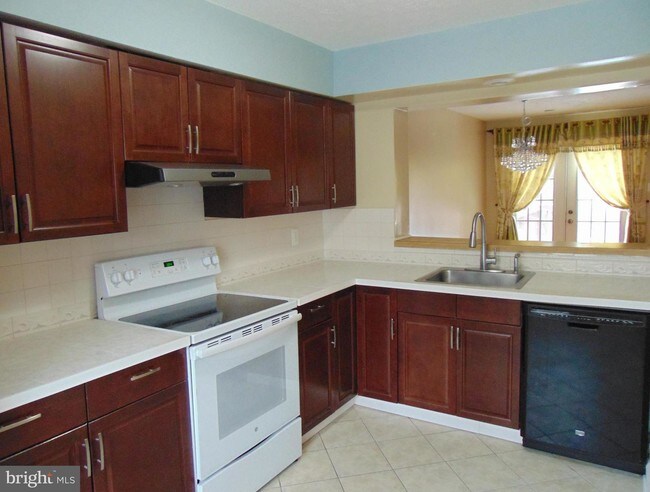Foto del edificio - 7220 Kousa Ln
