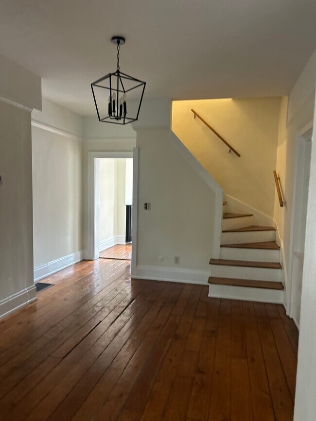 Entrando al comedor - 611 S 3rd St