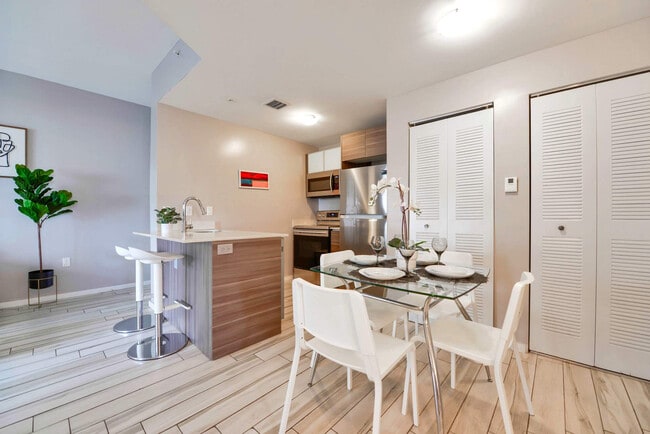 Building Photo - 481 NE 29th St