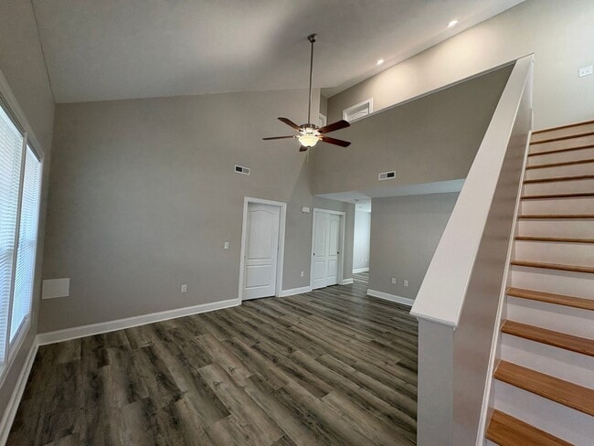 Foto del edificio - 505 Twisted Oak Dr NW