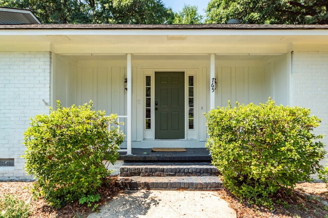 Photo - 765 Leafwood Road House