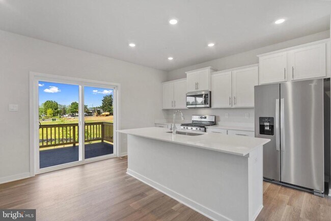 Building Photo - 16631 Green Glade Dr