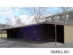 Cochera - 607 N Cherry St