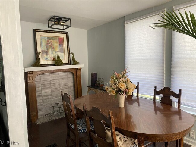 Foto del edificio - 11335 Knowlton Ave