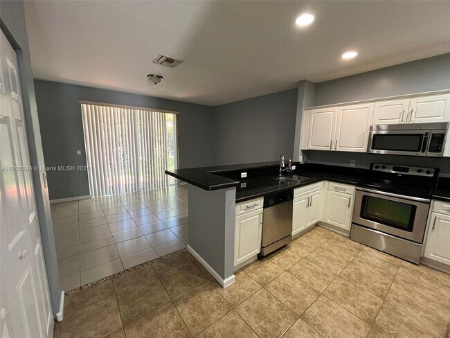 Building Photo - 2539 SW 82nd Ave