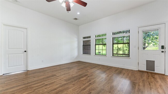 Foto del edificio - 410 Beasley Dr
