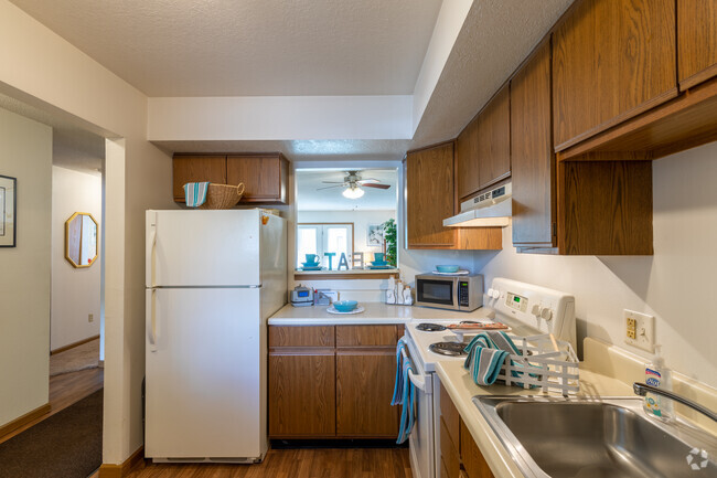 Kitchen - Country Trace Apartments