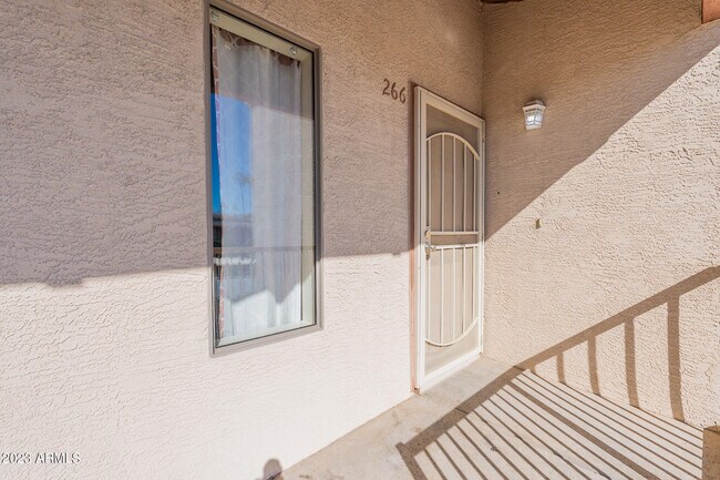 Building Photo - 205 N 74th St
