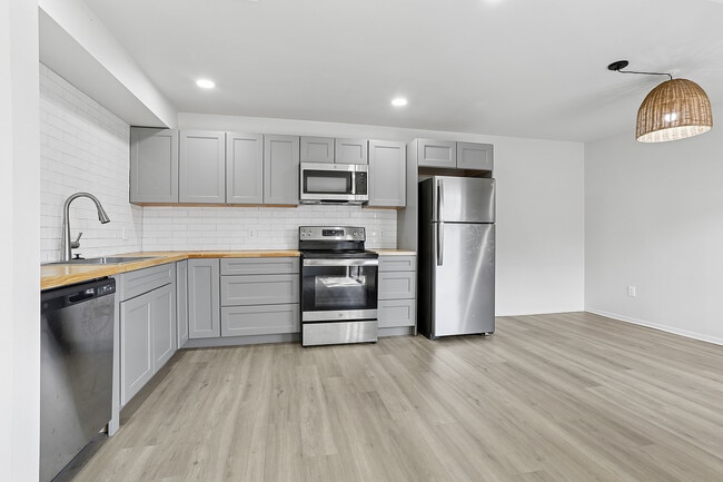 Building Photo - 5122 Blair Ln