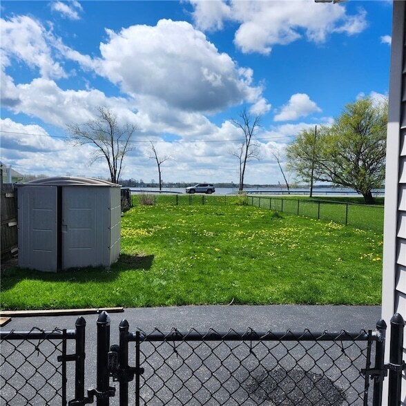 Foto del edificio - 2331 Edgemere Dr