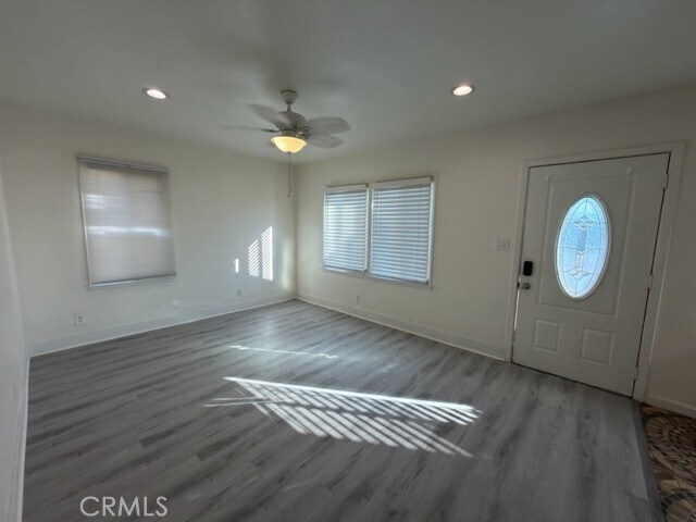 Foto del edificio - 15356 Merrill Ave