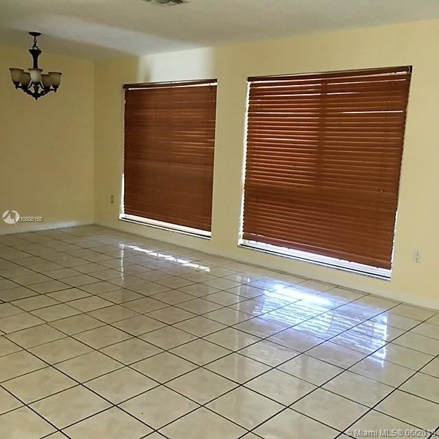 Building Photo - 4004 S Lake Terrace