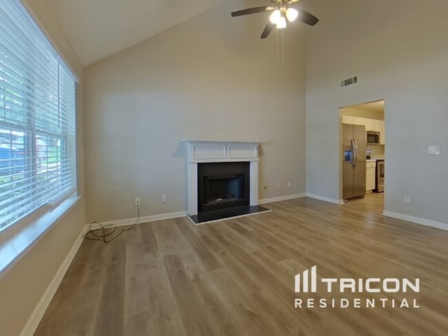 Building Photo - 2872 Knoll View Pl