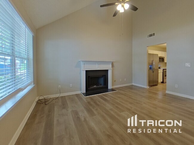 Foto del edificio - 2872 Knoll View Pl