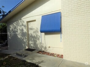 Building Photo - 3838 NE Melba Dr