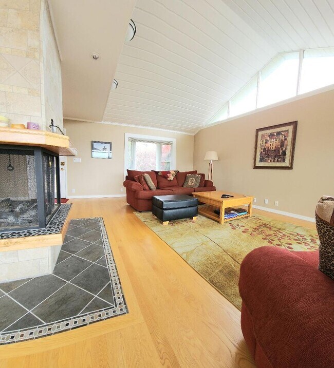 Foto del edificio - Lovely Views of Lake Washington - Private ...