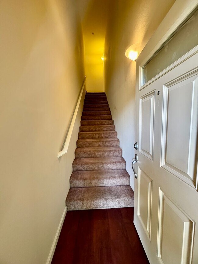 Foto del edificio - 5350 Dunlay Dr
