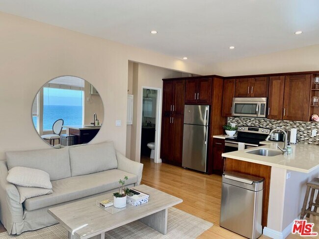 Foto del edificio - 25164 Malibu Rd