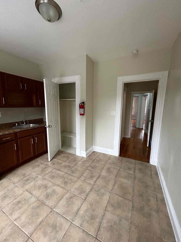 Foto del edificio - 661 E 29th St