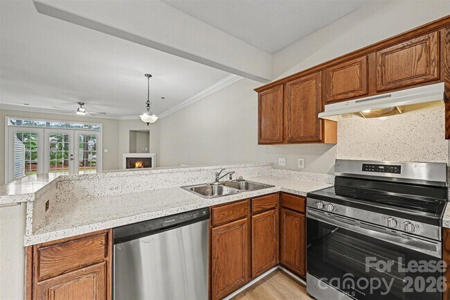 Foto del edificio - 4413 Eaves Ln