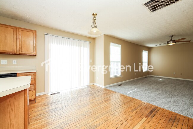 Building Photo - 5454 Fairford Ct