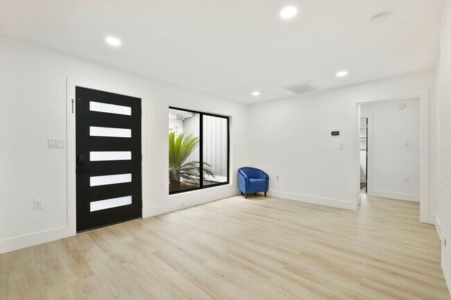 Foto del edificio - 3327 Freshmeadows Dr