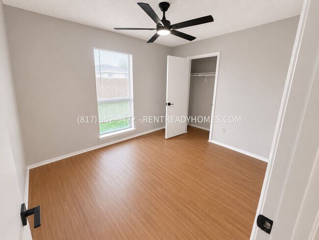 Building Photo - 6052 Holiday Ln
