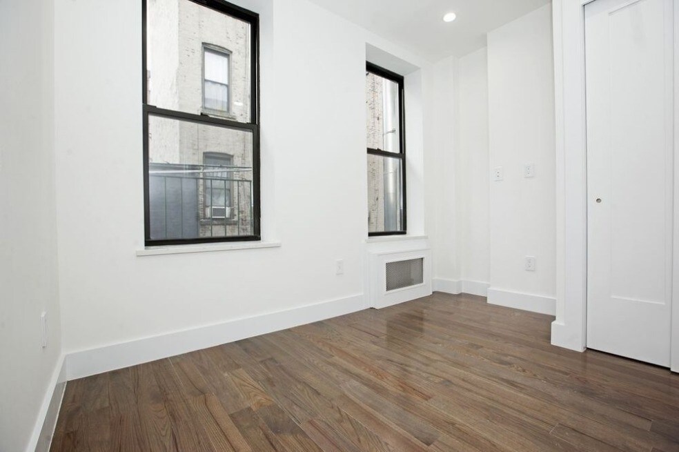 Primary Photo - 19 Eldridge St