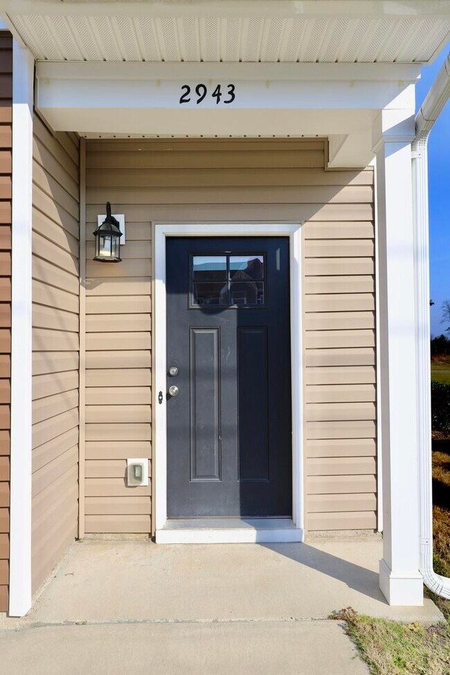 Foto del edificio - 2943 Old Field Rd