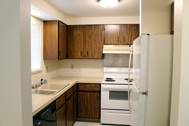 Foto del edificio - 3645 Butternut Dr