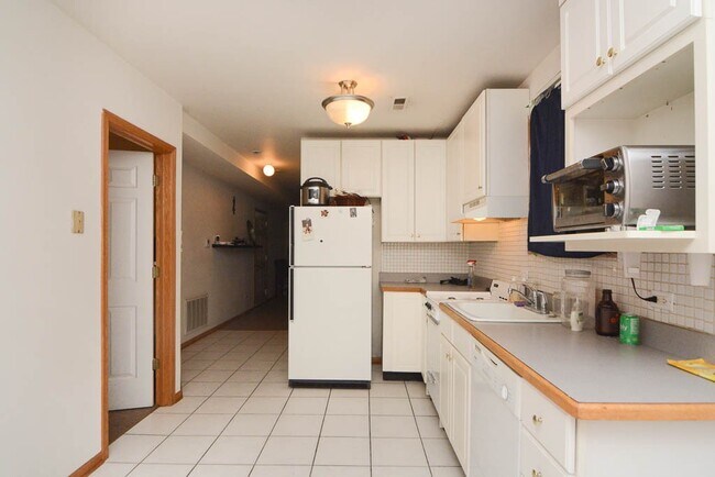 Foto del edificio - 1351 N Wolcott Ave