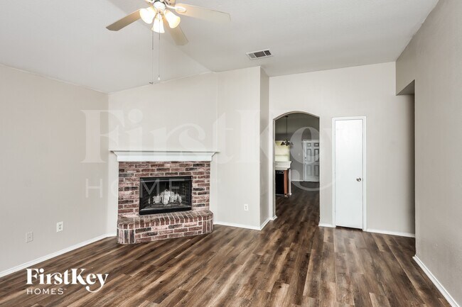 Foto del edificio - 1409 Marena Moore Way