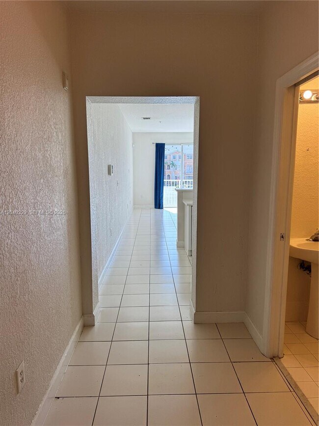 Foto del edificio - 17640 NW 73rd Ave