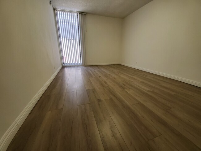 Bedroom - 515 S Kingsley Dr