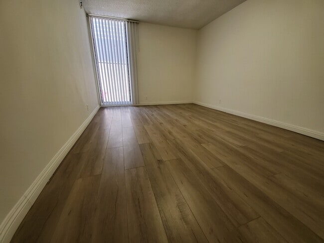 Bedroom - 515 S Kingsley Dr