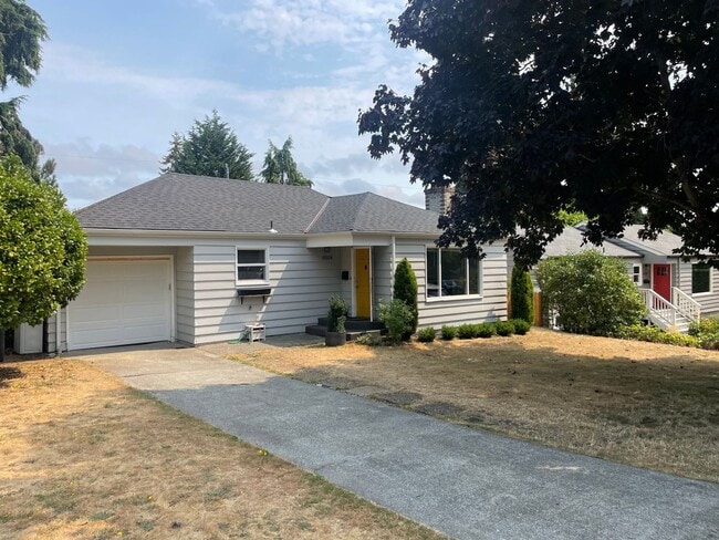Building Photo - Charming home in Arbor Heights!