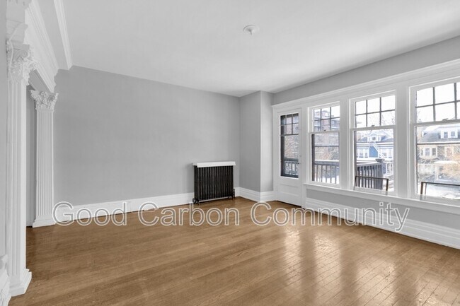 Foto del edificio - 377 Elmwood Ave