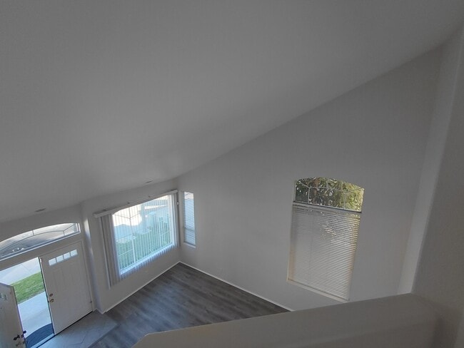 Foto del edificio - 2289 Willow Creek Cir