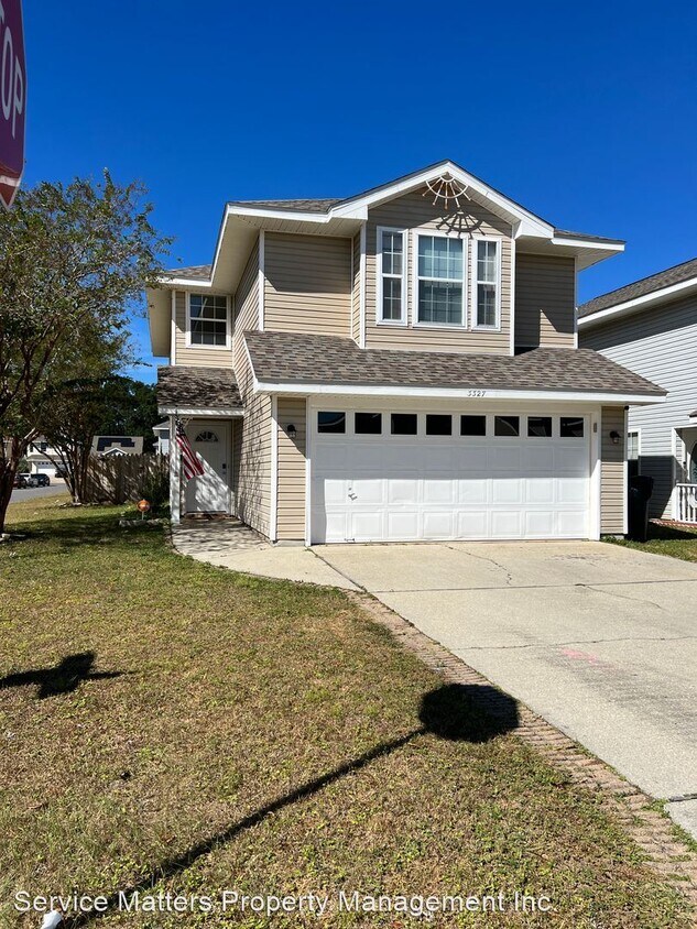3 br, 2.5 bath House 3327 Two Sisters Way House Rental in Pensacola