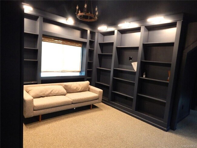 Foto del edificio - 300 Cohen and Cohen Rd