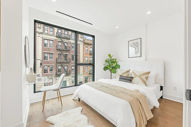 Foto del edificio - 30-37 32nd Street-4B