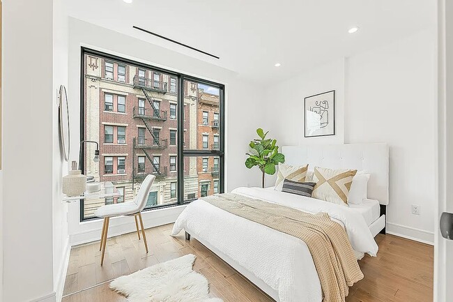 Building Photo - 30-37 32nd Street-4B