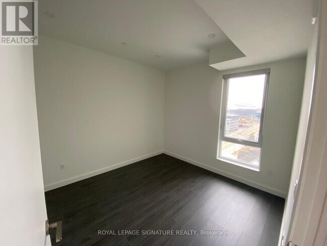 Building Photo - 741 King St W