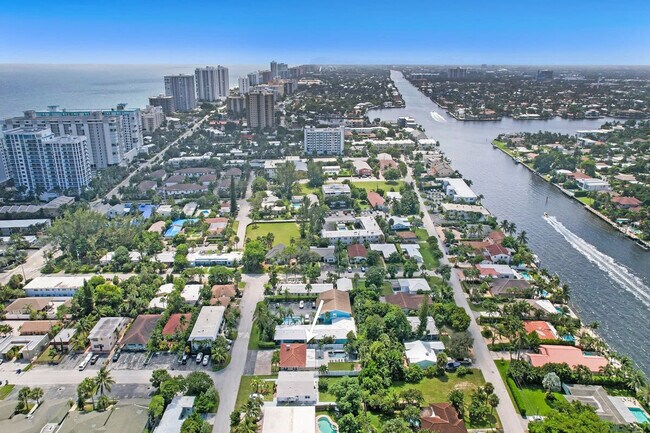 Foto del edificio - 501 Hibiscus Ave