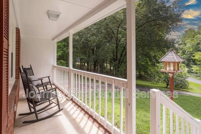 Building Photo - 2620 Lanlier Dr