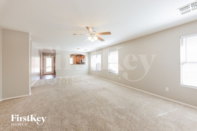 Foto del edificio - 14088 W Larkspur Dr