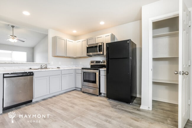 Building Photo - 12317 Vision Ct